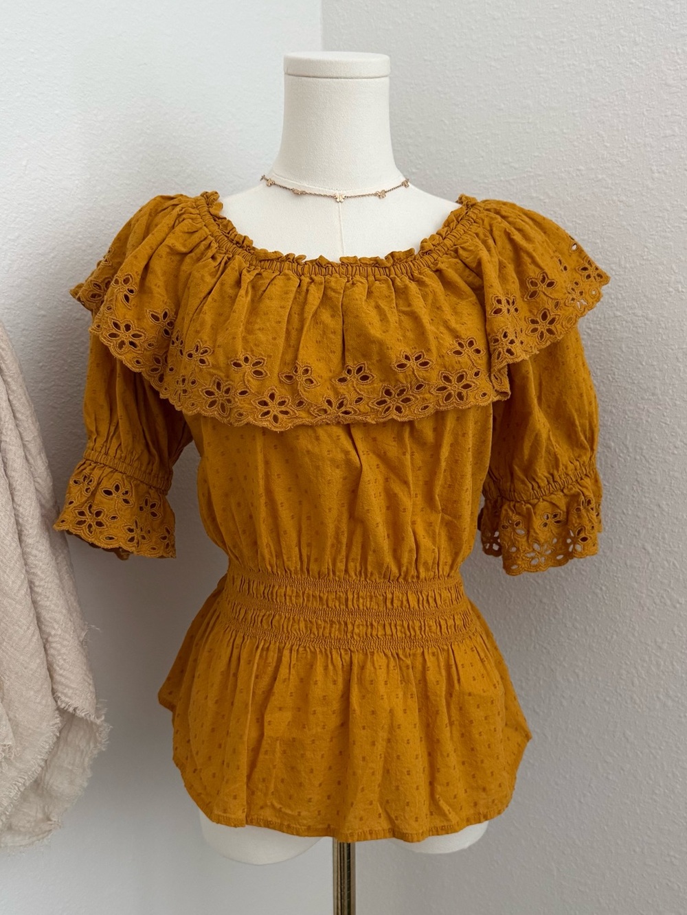 Universal Thread Goods Co. Mustard Eyelet Peasant Top Medium